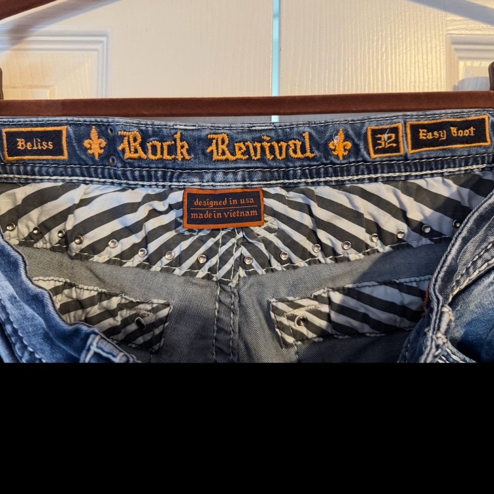 Rock Revival Beliss 32x29 Easy Boot jeans.